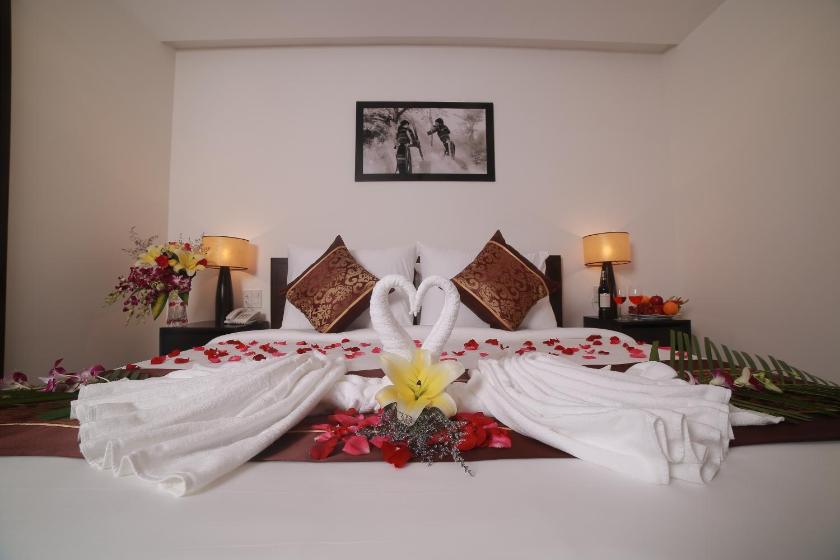 Phòng Deluxe Giường Đôi Có Ban Công