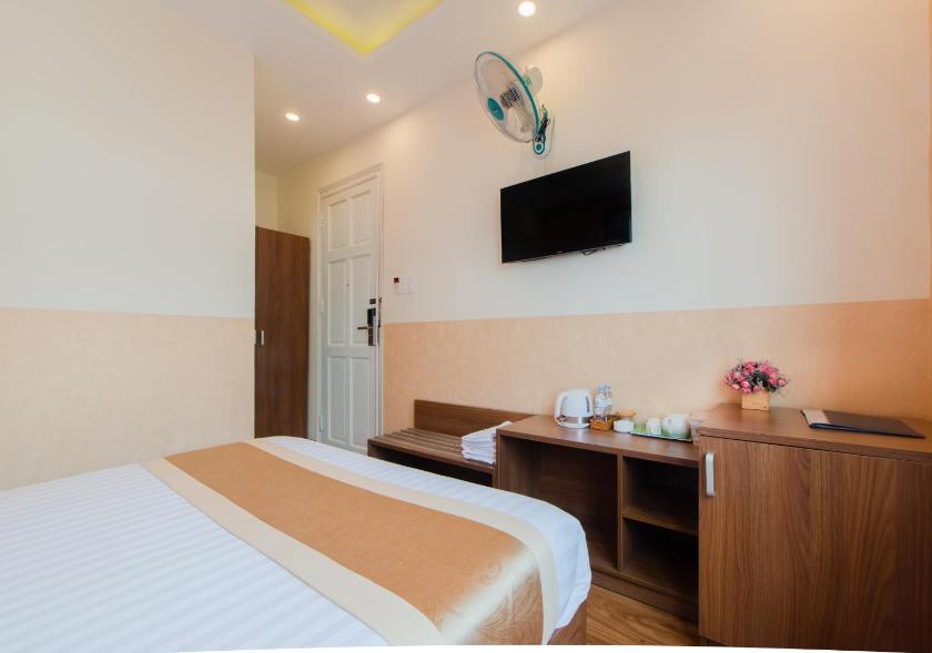 Phòng Deluxe Có Giường Cỡ Queen Phòng Deluxe Có Giường Cỡ Queen