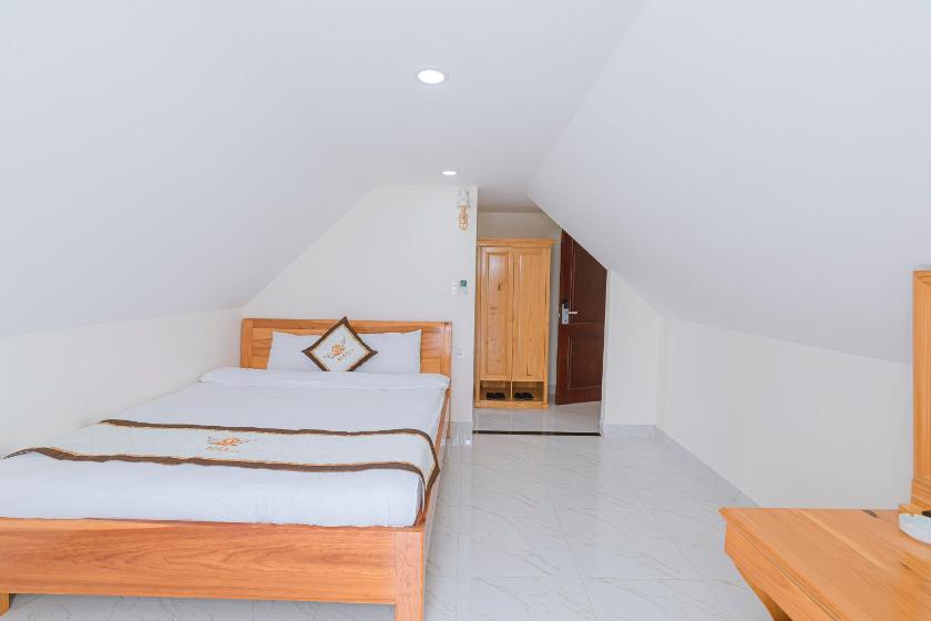 Phòng Giường Đôi Có Ban Công