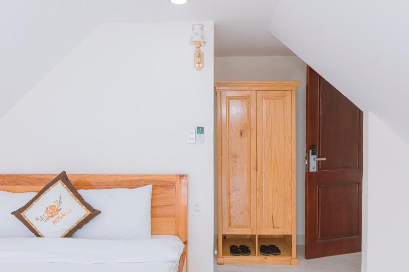 Phòng Giường Đôi Có Ban Công