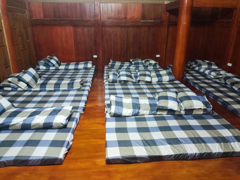 Phòng Ngủ Tập Thể Cho Cả Nam Và Nữ