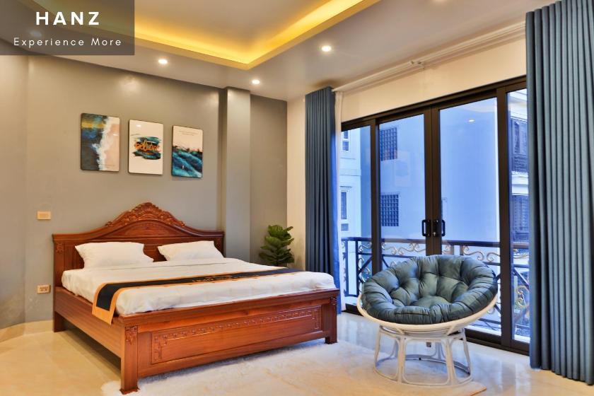 Phòng Deluxe Giường Đôi Có Ban Công