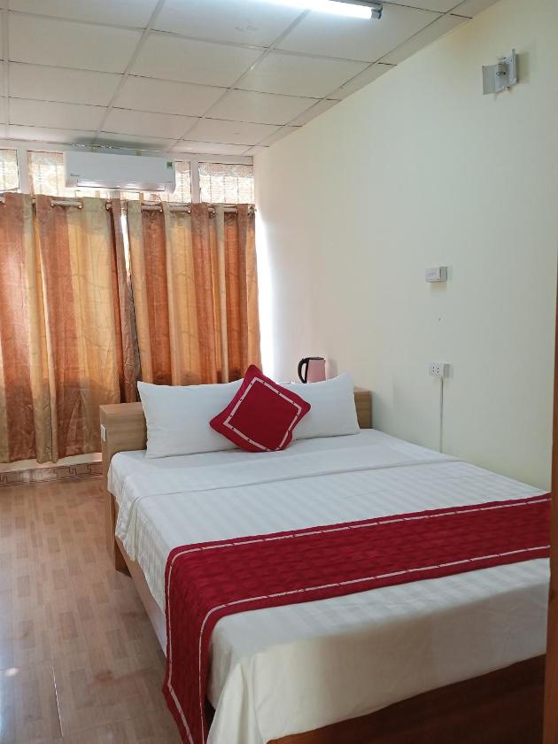 Phòng Deluxe Giường Đôi Có Ban Công