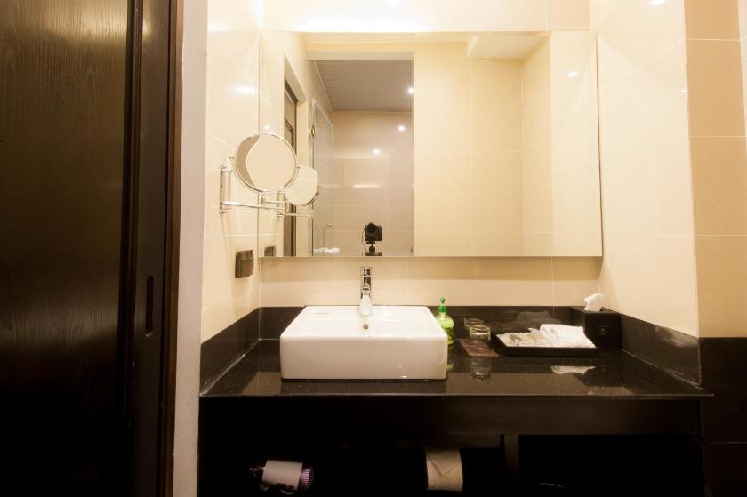 Phòng Deluxe Giường Đôi Có Ban Công Phòng Deluxe Giường Đôi Có Ban Công