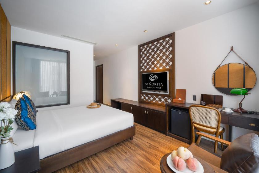 Phòng Deluxe Giường Đôi Có Ban Công Phòng Deluxe Giường Đôi Có Ban Công