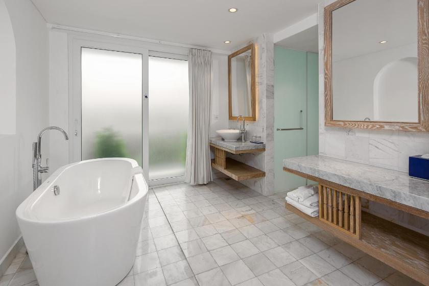 Suite Junior 2 Giường Đơn Có Sân Hiên