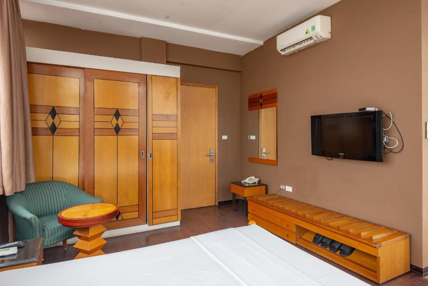 Suite Junior (2 Người Lớn)