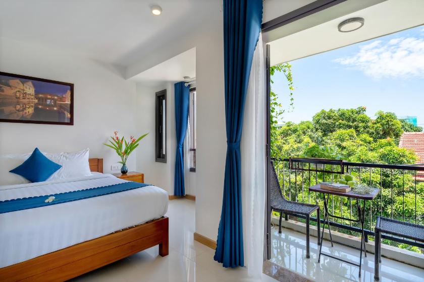Phòng Deluxe Giường Đôi Có Ban Công Phòng Deluxe Giường Đôi Có Ban Công