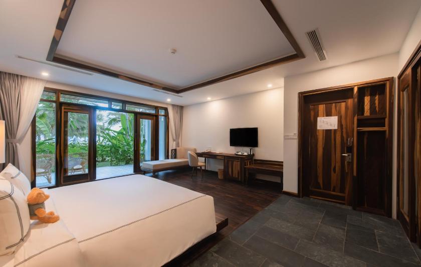 Phòng Premium Nhìn Một Phần Ra Biển Có Giường Cỡ King