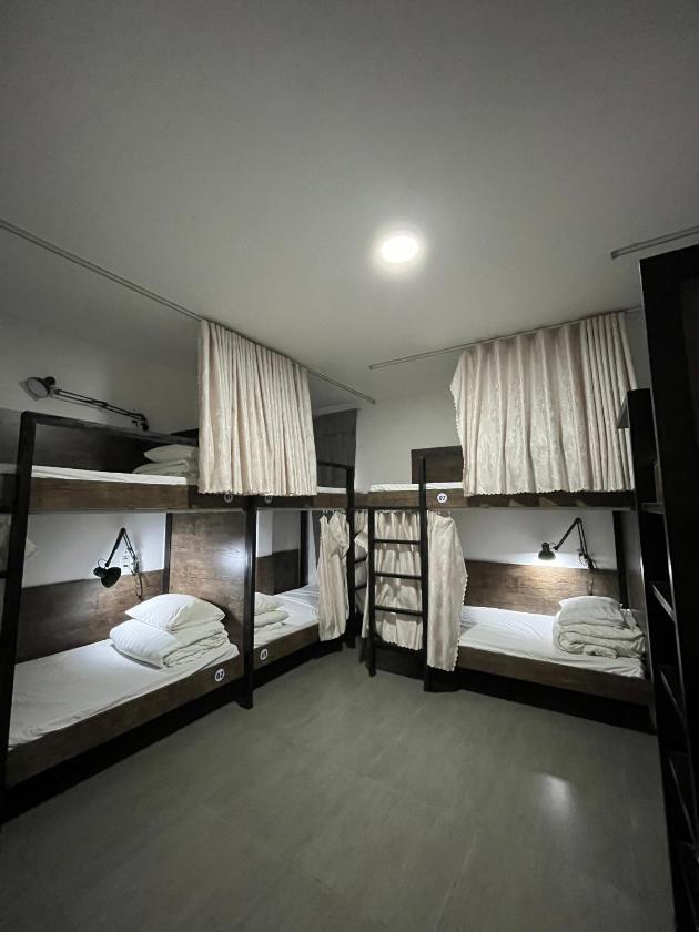 Giường Trong Phòng Ngủ Tập Thể 10 Giường Cho Cả Nam Lẫn Nữ Giường Trong Phòng Ngủ Tập Thể 10 Giường Cho Cả Nam Lẫn Nữ