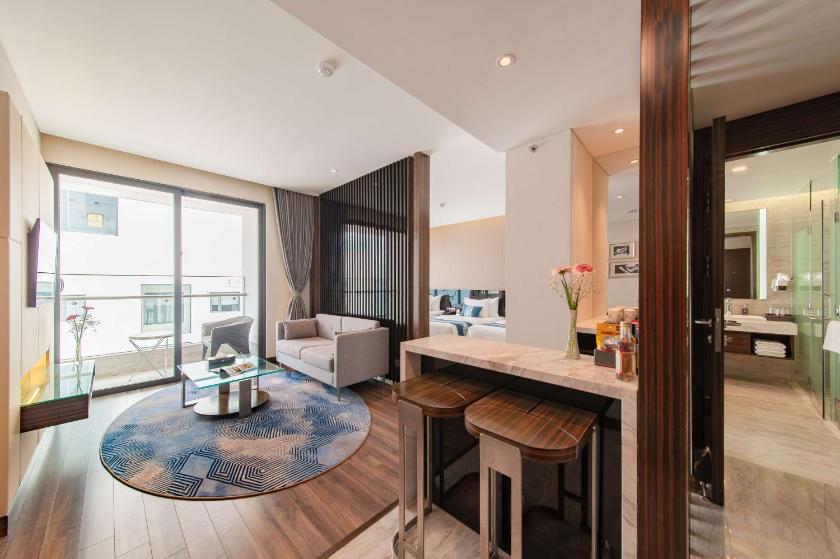 Suite 3 Người Có Ban Công