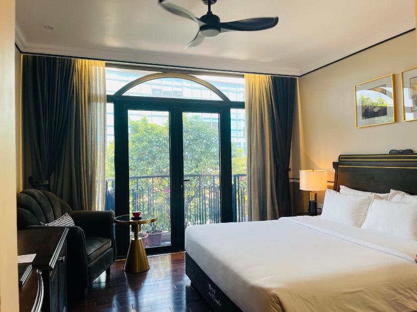 Phòng Deluxe Giường Đôi Có Ban Công Phòng Deluxe Giường Đôi Có Ban Công