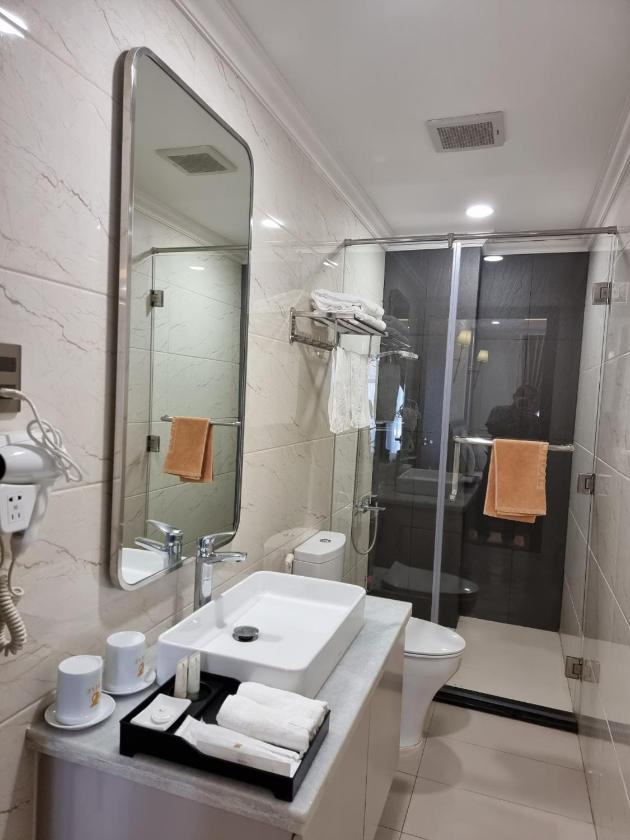 Phòng Có Giường Cỡ King Với Ban Công