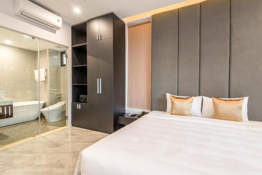 Phòng Deluxe Giường Đôi Có Ban Công Phòng Deluxe Giường Đôi Có Ban Công