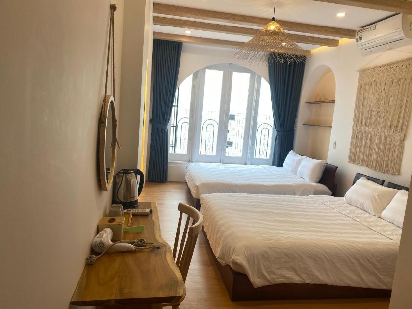 Phòng Gia Đình Có Ban Công