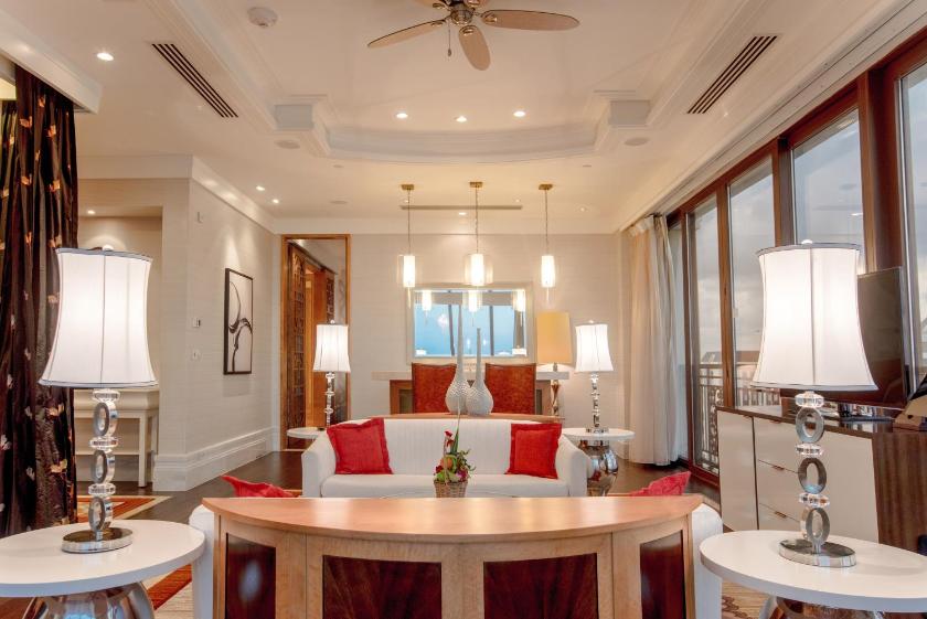 Suite Grand 1 Phòng Ngủ Có Giường Cỡ King Nhìn Ra Sân Golf - Hút Thuốc Suite Grand 1 Phòng Ngủ Có Giường Cỡ King Nhìn Ra Sân Golf - Hút Thuốc