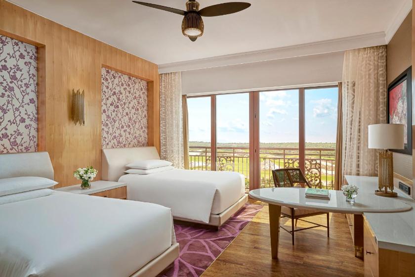 Phòng Cổ Điển Grand 2 Giường Đơn Nhìn Ra Sân Golf Phòng Cổ Điển Grand 2 Giường Đơn Nhìn Ra Sân Golf