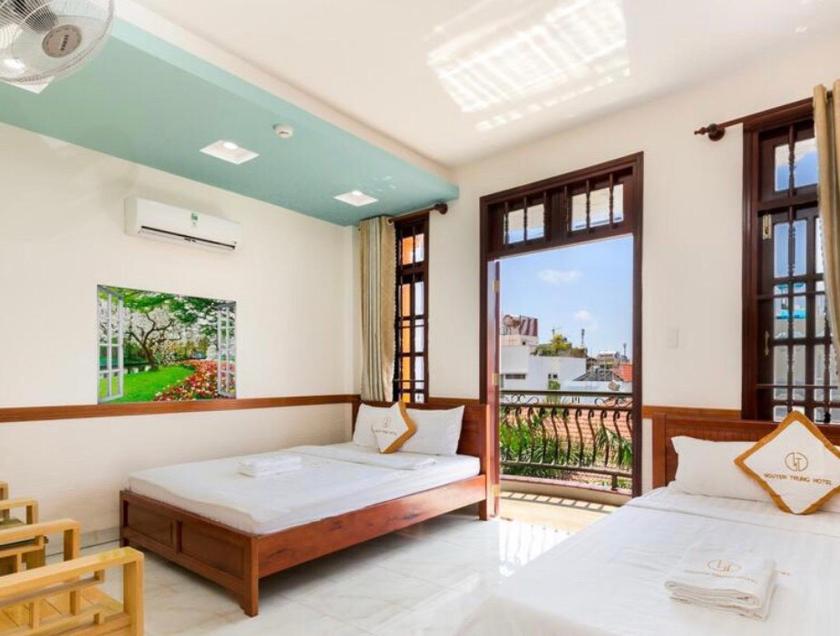 Phòng 4 Người Có Ban Công