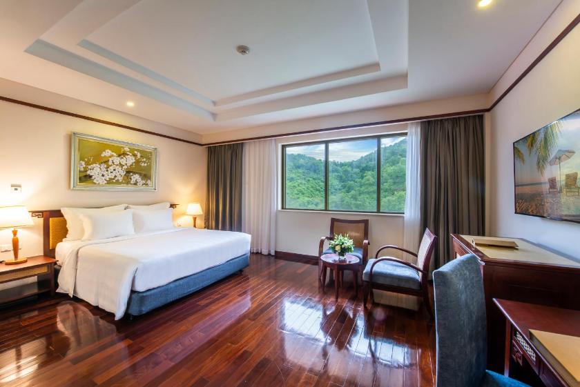 Phòng Grand Deluxe Có Giường Cỡ Queen