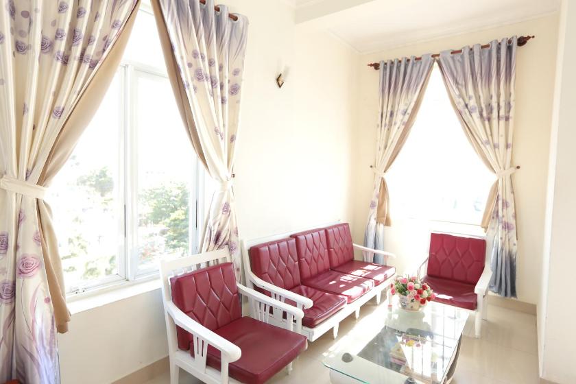 Phòng Gia Đình Có Ban Công