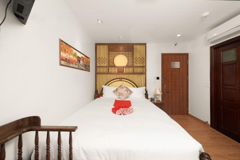 Phòng Deluxe Giường Đôi Có Ban Công