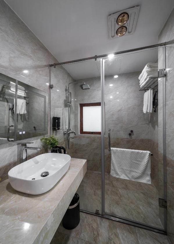 Suite Gia Đình Có Ban Công