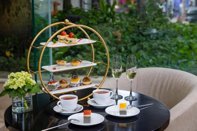 Suite Eden với tầm nhìn ra thành phố và trà chiều hàng ngày