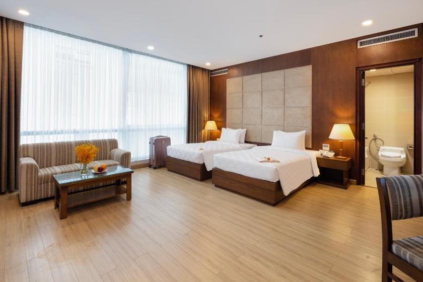 Suite Junior 2 Người + Minibar Miễn Phí