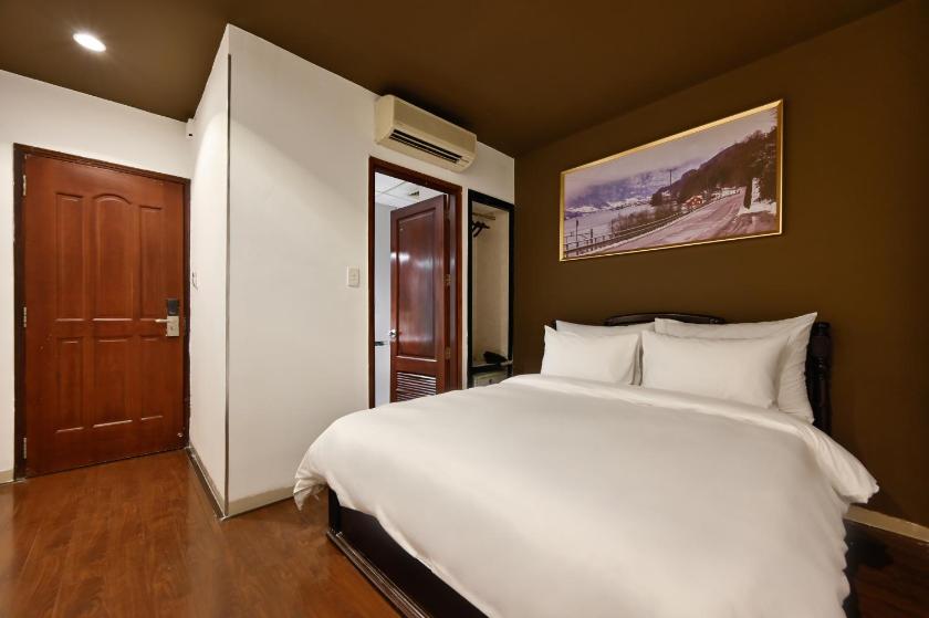 Large Double Room with complimentary daily snack