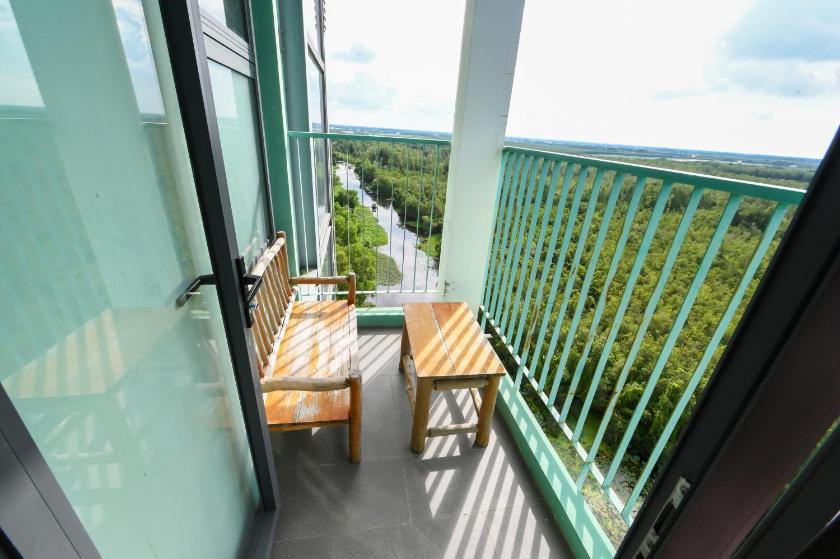 Phòng Deluxe Giường Đôi Có Ban Công