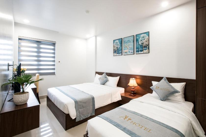 Phòng 3 Người Nhìn Ra Thành Phố