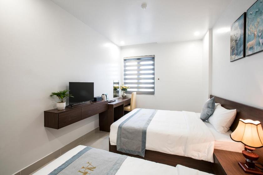 Phòng 3 Người Nhìn Ra Thành Phố