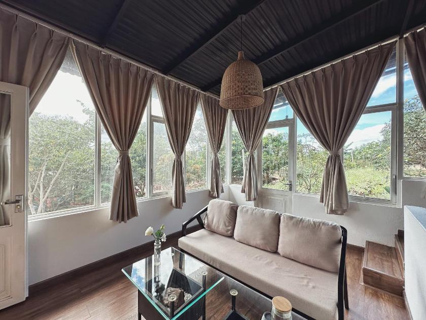 Studio Nhìn Ra Vườn