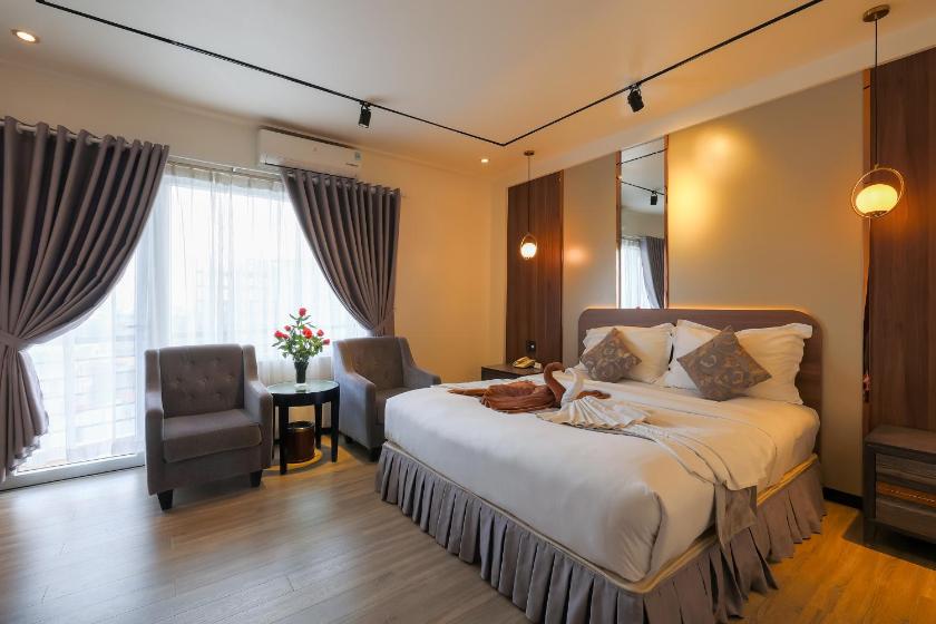 Phòng Senior Deluxe Giường Đôi