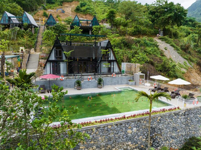 Phòng Có Giường Cỡ Queen Nhìn Ra Hồ Bơi