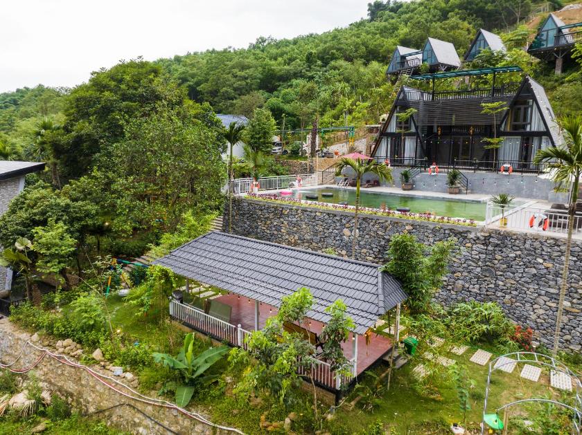 Phòng Có Giường Cỡ Queen Nhìn Ra Hồ Bơi