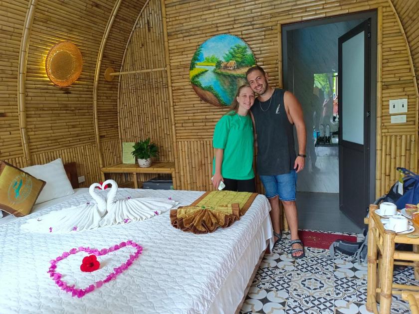 Phòng Có Giường Cỡ King Nhìn Ra Hồ Bơi