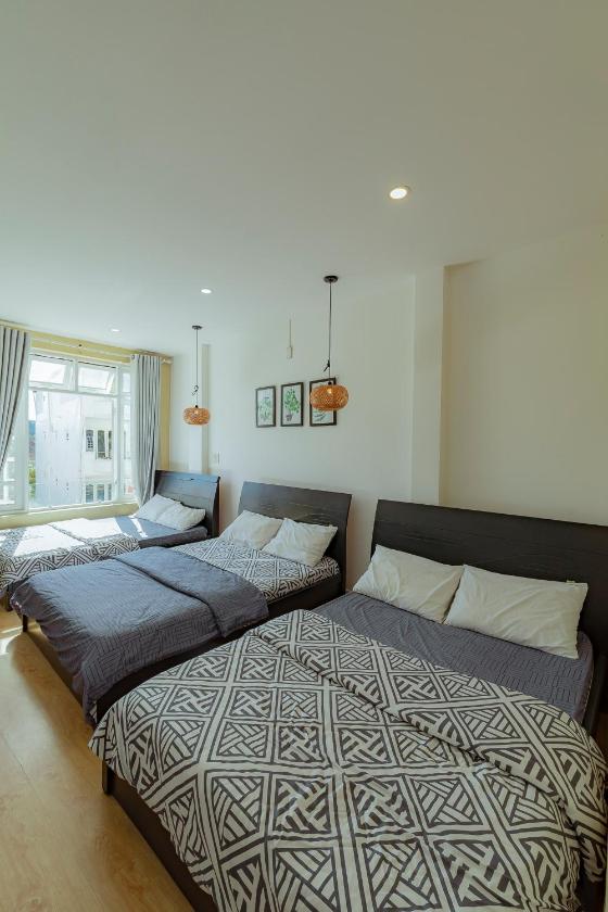 Phòng gia đình với phòng tắm riêng.