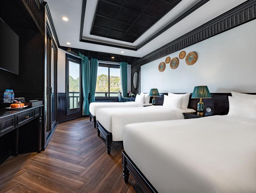 Suite 3 Người Có Ban Công Riêng - 2 Ngày 1 Đêm