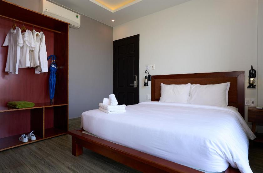 Phòng Deluxe Giường Đôi Có Ban Công Phòng Deluxe Giường Đôi Có Ban Công