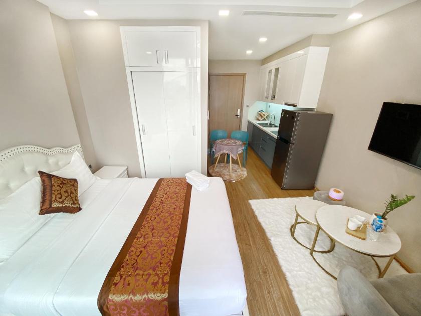 Studio Nhìn ra hồ