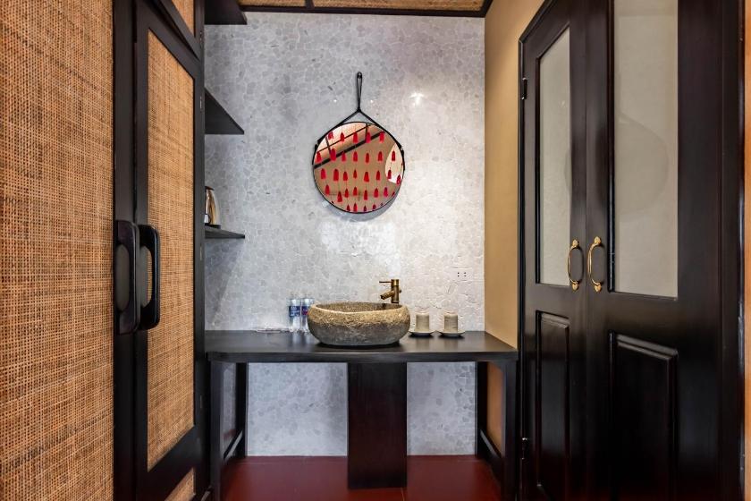 Phòng 3 Người Nhìn Ra Núi