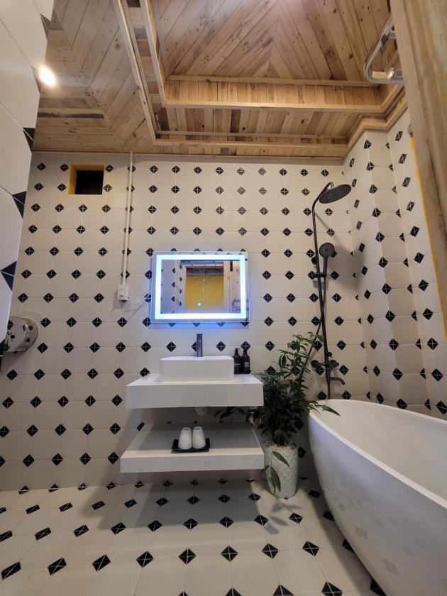 Phòng Giường Đôi Có Bồn Tắm Spa Phòng Giường Đôi Có Bồn Tắm Spa