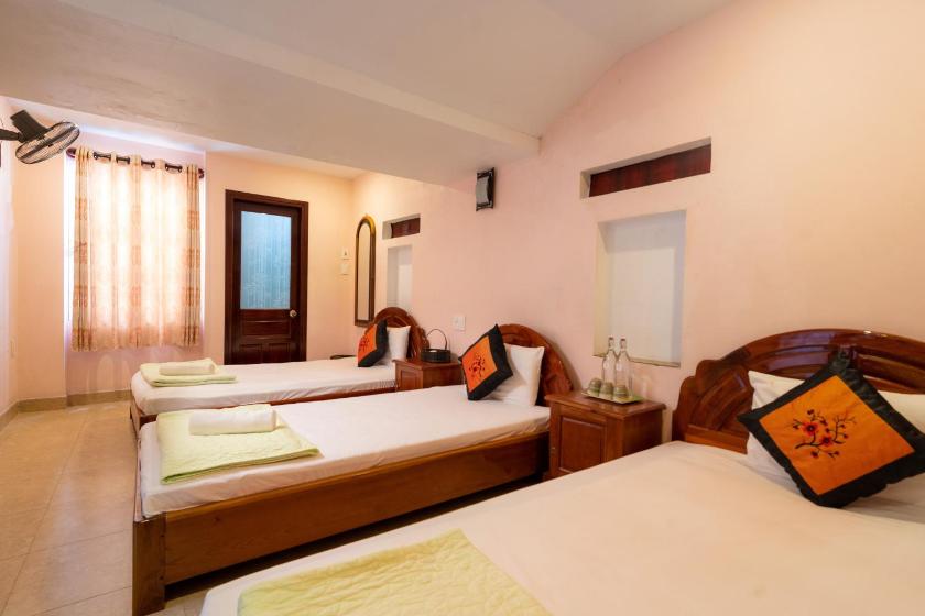 Giường Đơn Trong Phòng Nghỉ Tập Thể Cho Cả Nam Và Nữ Giường Đơn Trong Phòng Nghỉ Tập Thể Cho Cả Nam Và Nữ