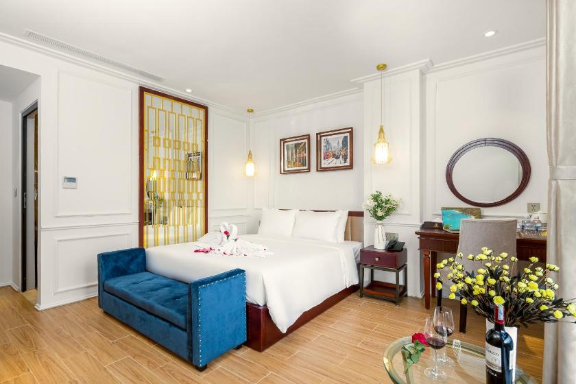 Suite Deluxe Có Giường Cỡ King