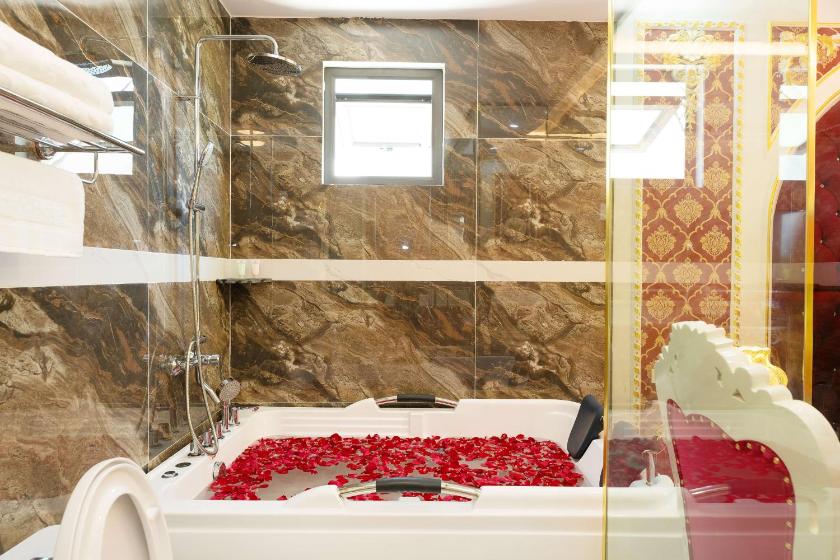Phòng có giường cỡ King với Bồn tắm Spa