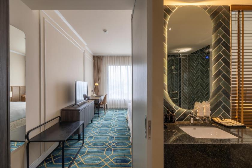 Phòng Deluxe Giường Đôi + Xe Đưa Đón Miễn Phí Đến Trung Tâm Thành Phố