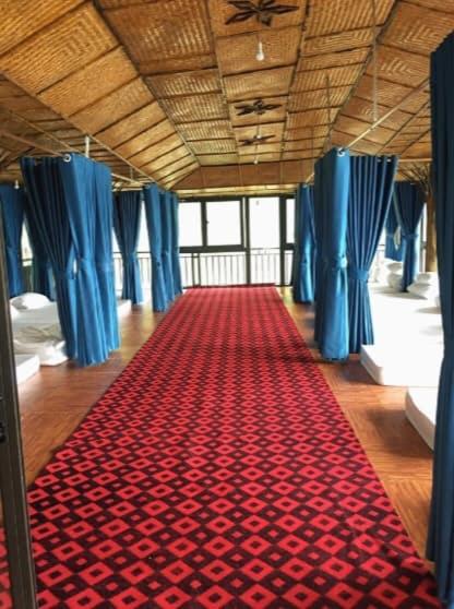 Phòng Ngủ Tập Thể Cho Cả Nam Và Nữ