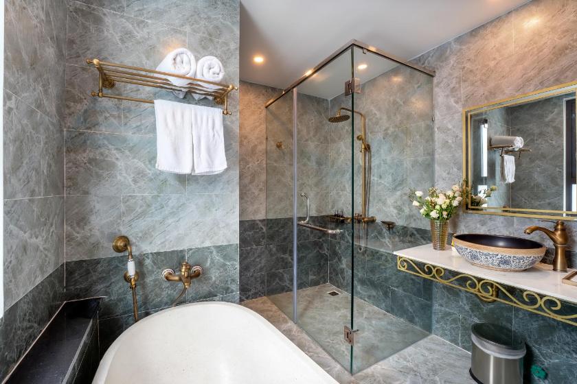 Phòng Deluxe Giường Đôi/2 Giường Đơn có Ban công và Nhìn ra Thành phố Phòng Deluxe Giường Đôi/2 Giường Đơn có Ban công và Nhìn ra Thành phố