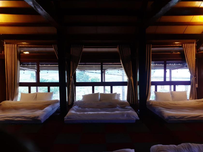 Phòng Ngủ Tập Thể Cho Cả Nam Và Nữ